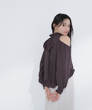 オープンショルダーブラウス