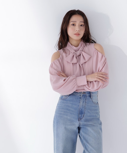 オープンショルダーブラウス