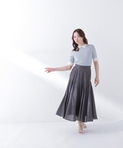 シャイニーシアーボリュームスカート