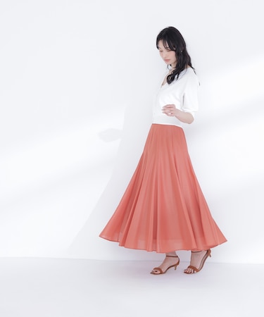 シャイニーシアーボリュームスカート