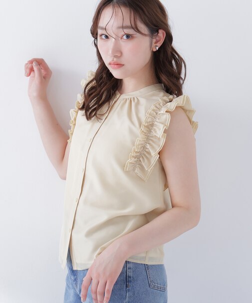 フリルショルダーブラウス