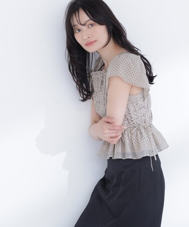 レースアップフリルブラウス