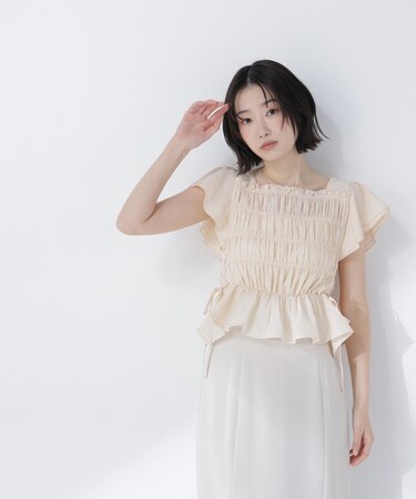 レースアップフリルブラウス