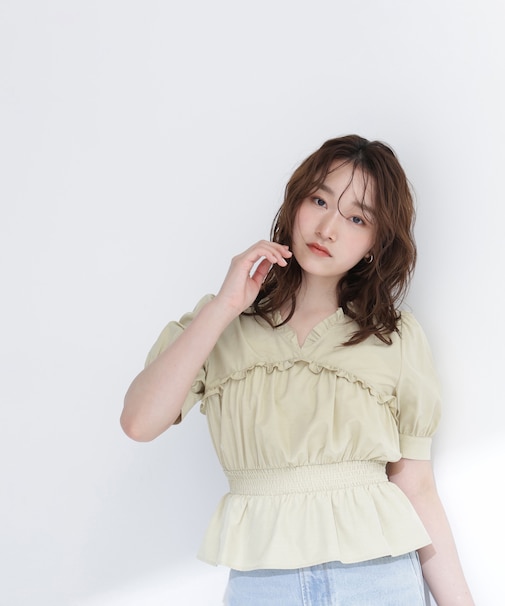 Vネックペプラムブラウス