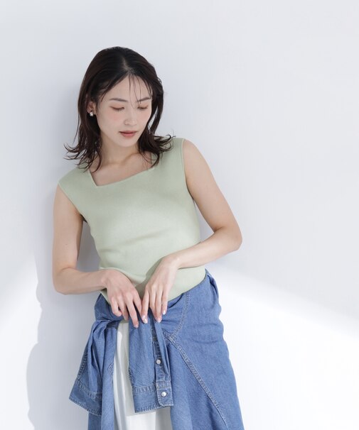 スクエアネックリブニット