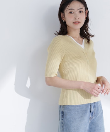 レイヤードVネックニット