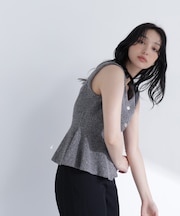 メタルボタンペプラムニットジレ