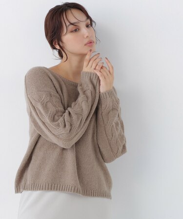 袖ケーブルニット
