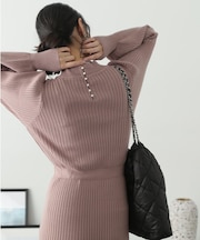 ウォームストレッチバックパールボタンニットワンピース