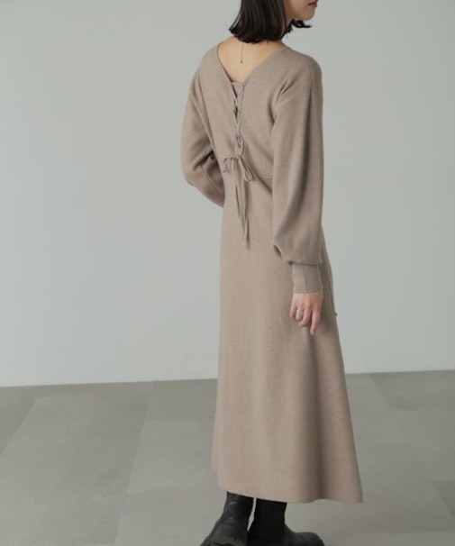 バックレースアップロングニットワンピース