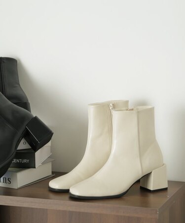 オーバーヒールブーツ