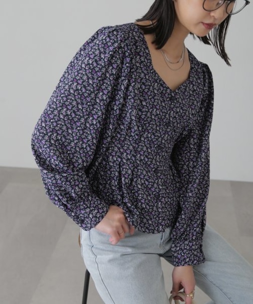 ウエストタック花柄ブラウス