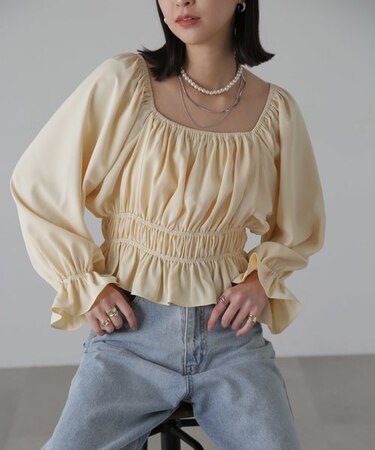 スクエアネックシャーリングブラウス