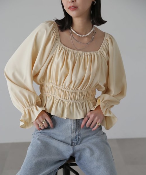 スクエアネックシャーリングブラウス