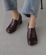 ヒールローファー