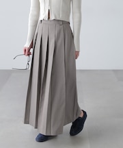 フロントスリットプリーツロングスカート
