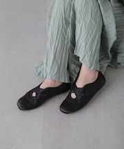 フラットバレエスニーカー