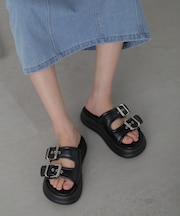 ハトメバックルサンダル