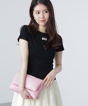 ロゴ刺繍タグTシャツ