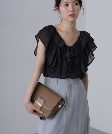 フリルフレンチブラウス