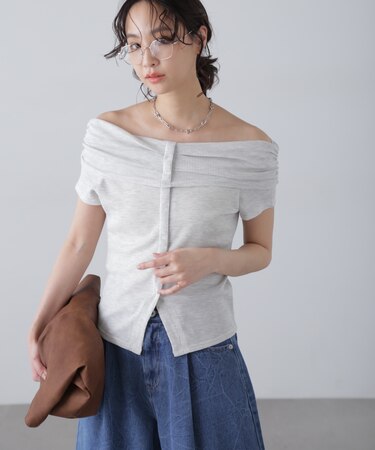 オフショルフレンチスリーブ前スリットカットソー