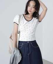 フラワー柄コンパクトTシャツ