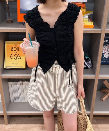 ドロストリボンフレンチブラウス