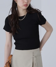 ショート丈クルーネックリブニット