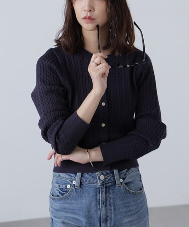 金ボタンミニケーブルカーディガン
