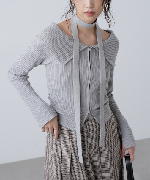 フロントジップリブ衿オフショルニット