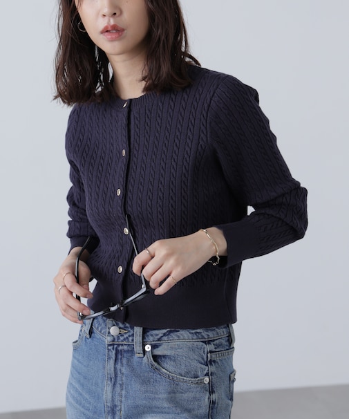 金ボタンミニケーブルカーディガン