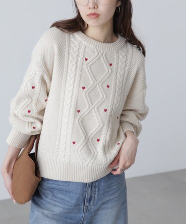 ハート刺繍ケーブルニット