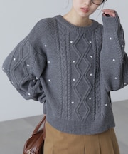 ハート刺繍ケーブルニット