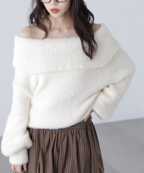 オフショルシャギーニット