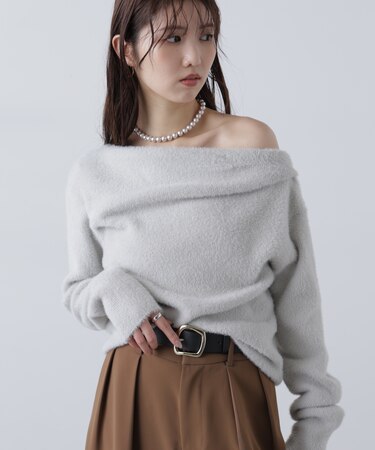 シャギーオフショルドレープネックニット