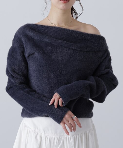 シャギーオフショルドレープネックニット