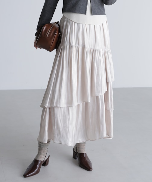 シャイニーフリルティアードスカート