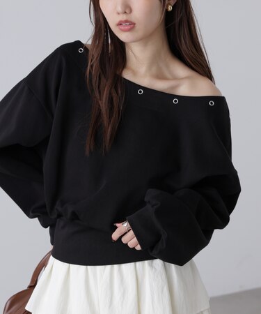 ハトメオフショルスウェット