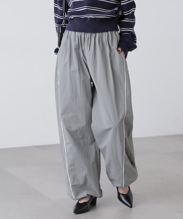 サイドタック配色ラインナイロンパンツ