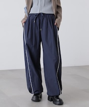 サイドタック配色ラインナイロンパンツ