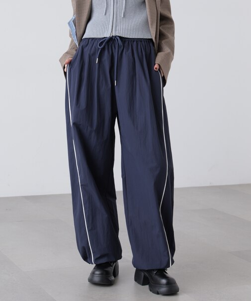 サイドタック配色ラインナイロンパンツ