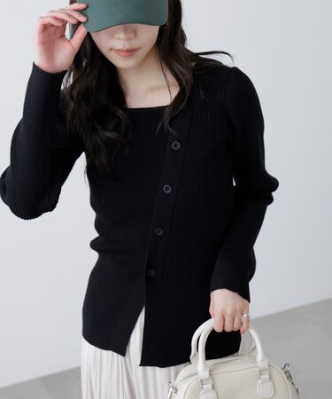 アシメボタンリブニット