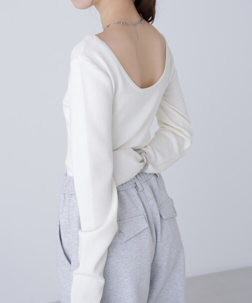 バックオープンニット