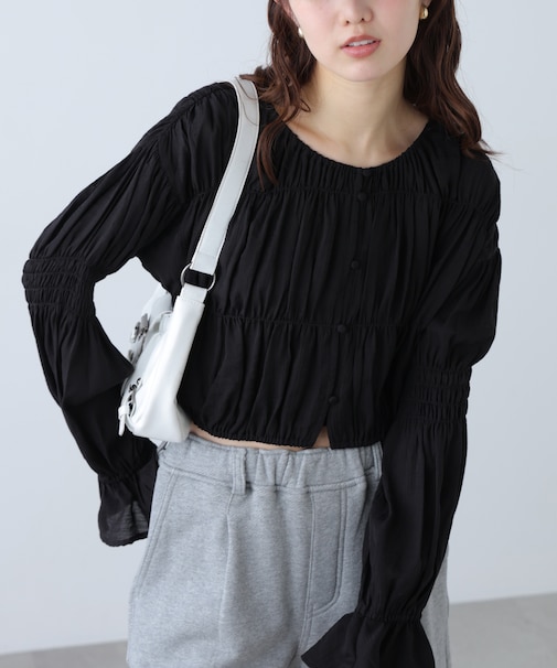シアーギャザー前開き短丈ブラウス