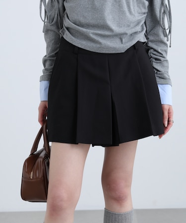 プリーツショートパンツ
