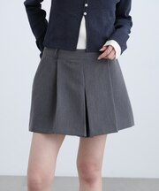プリーツショートパンツ