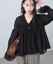 シャーリングドロストブラウス
