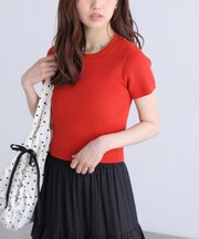 ショート丈クルーネックリブニット