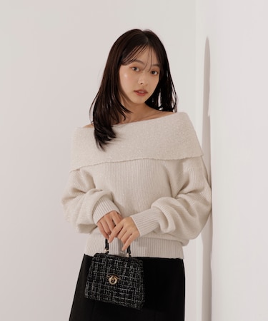 ラメ入りオフショルニット