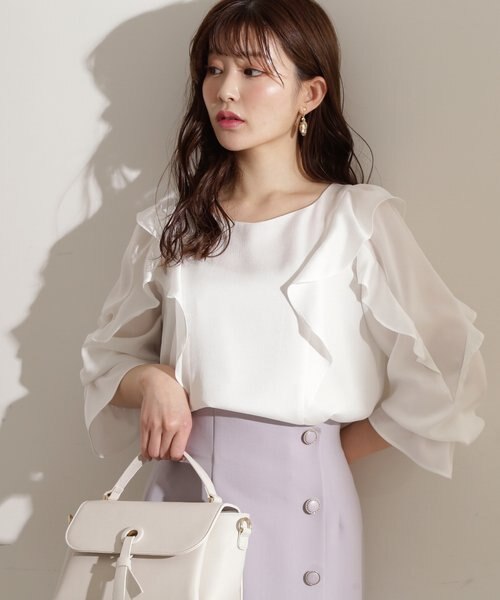 美人百花4月号掲載商品｜ラッフルサテンブラウス